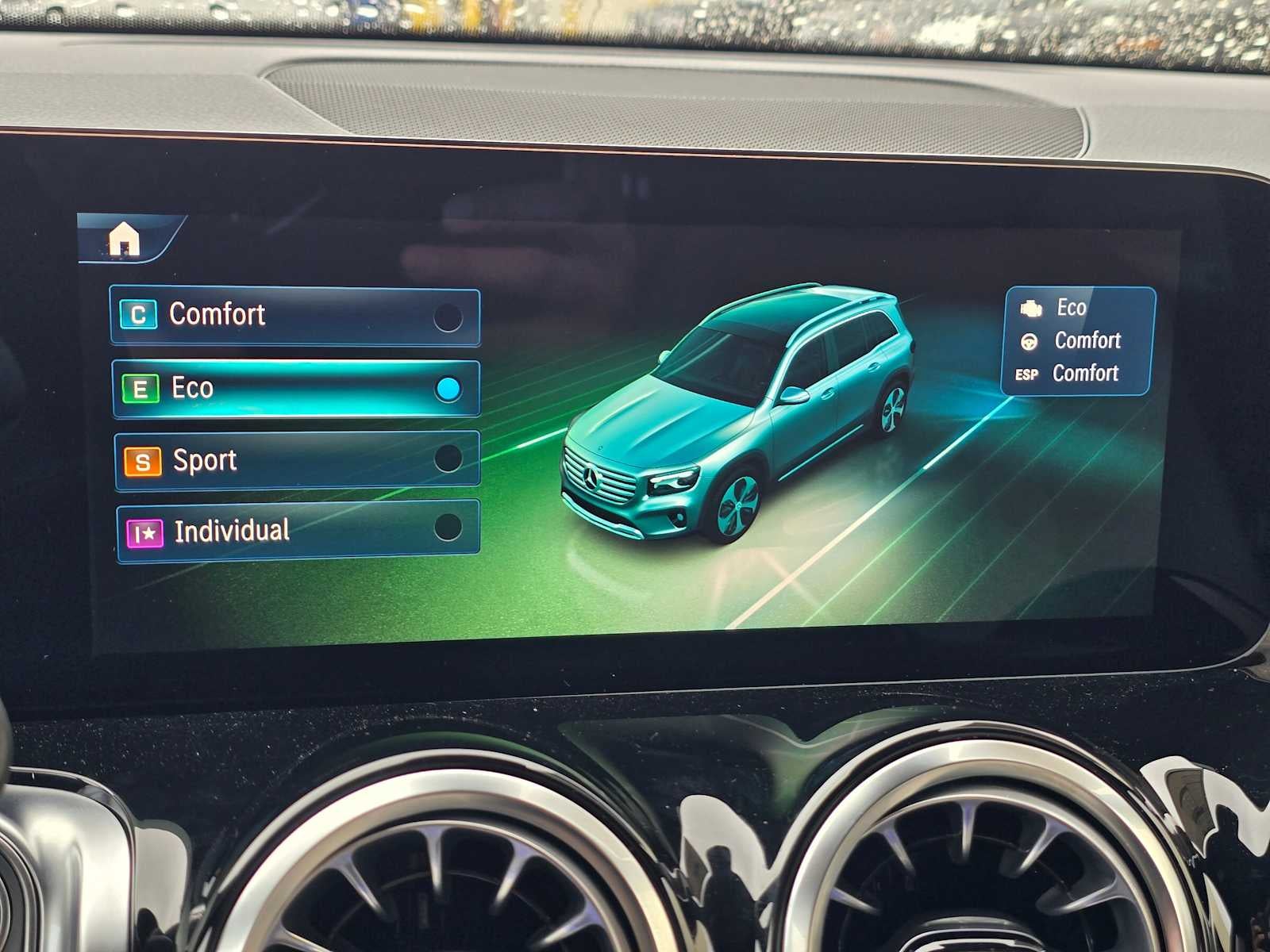 2026 Mercedes-Benz GLB 250 SUV