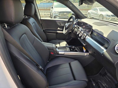 2026 Mercedes-Benz GLB 250 SUV