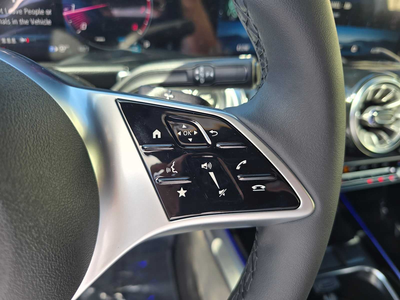 2026 Mercedes-Benz GLB 250 SUV