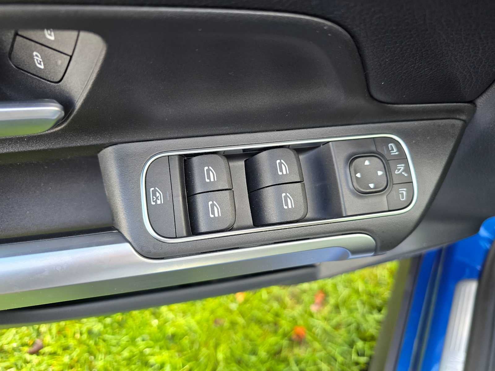 2025 Mercedes-Benz GLB 250 4MATIC® SUV