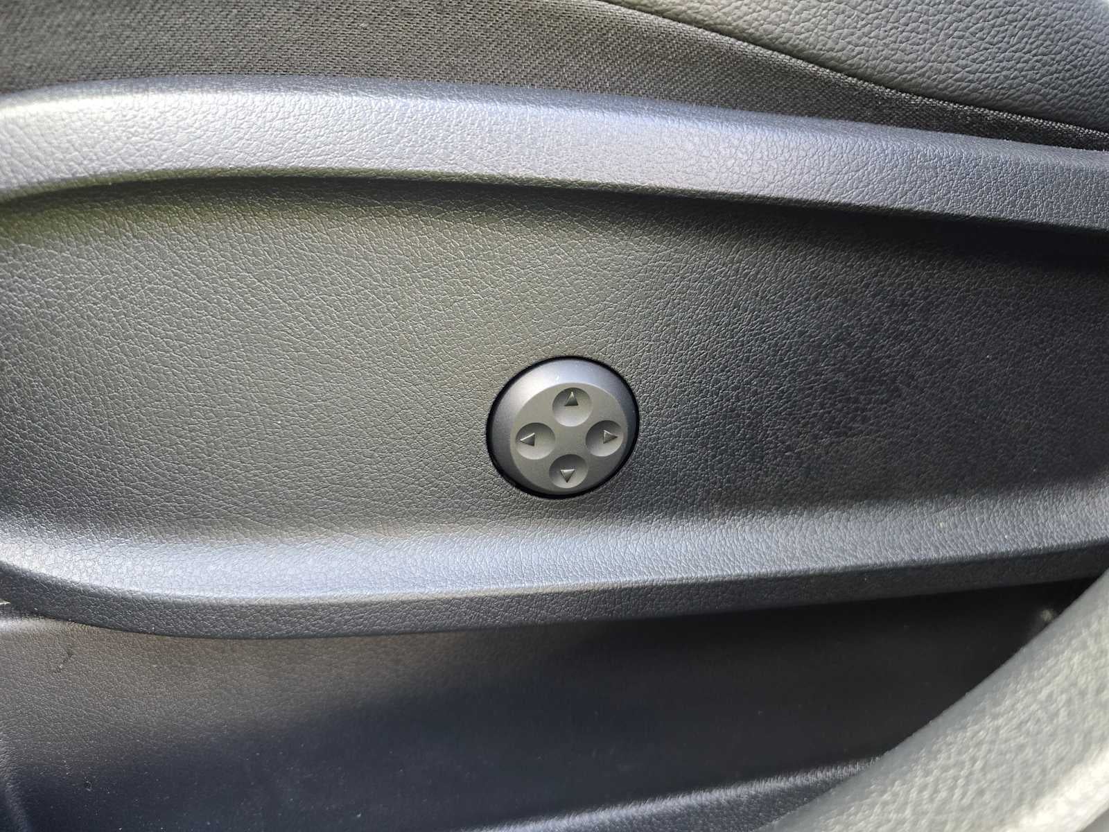 2025 Mercedes-Benz GLB 250 4MATIC® SUV