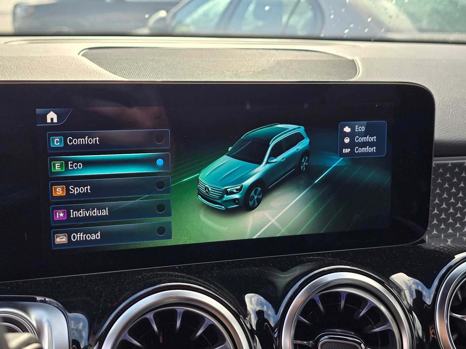 2025 Mercedes-Benz GLB 250 4MATIC® SUV