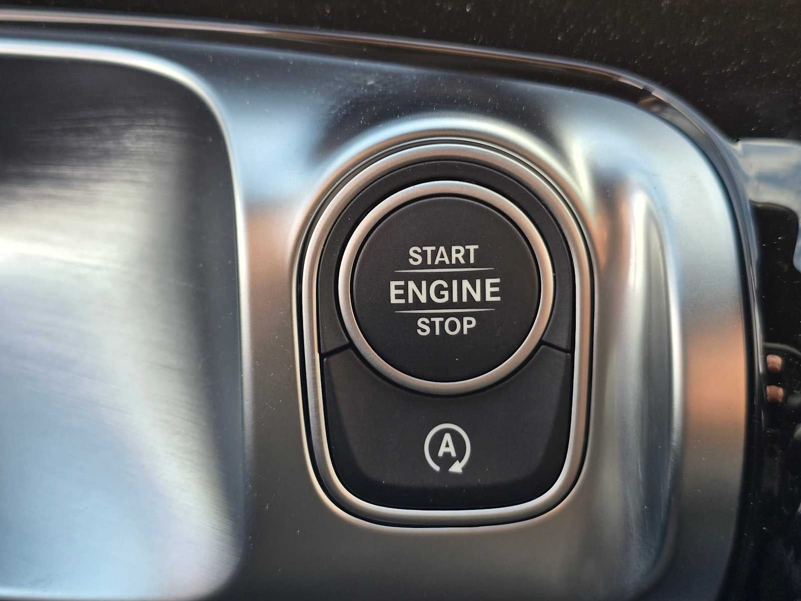 2025 Mercedes-Benz GLB 250 4MATIC® SUV