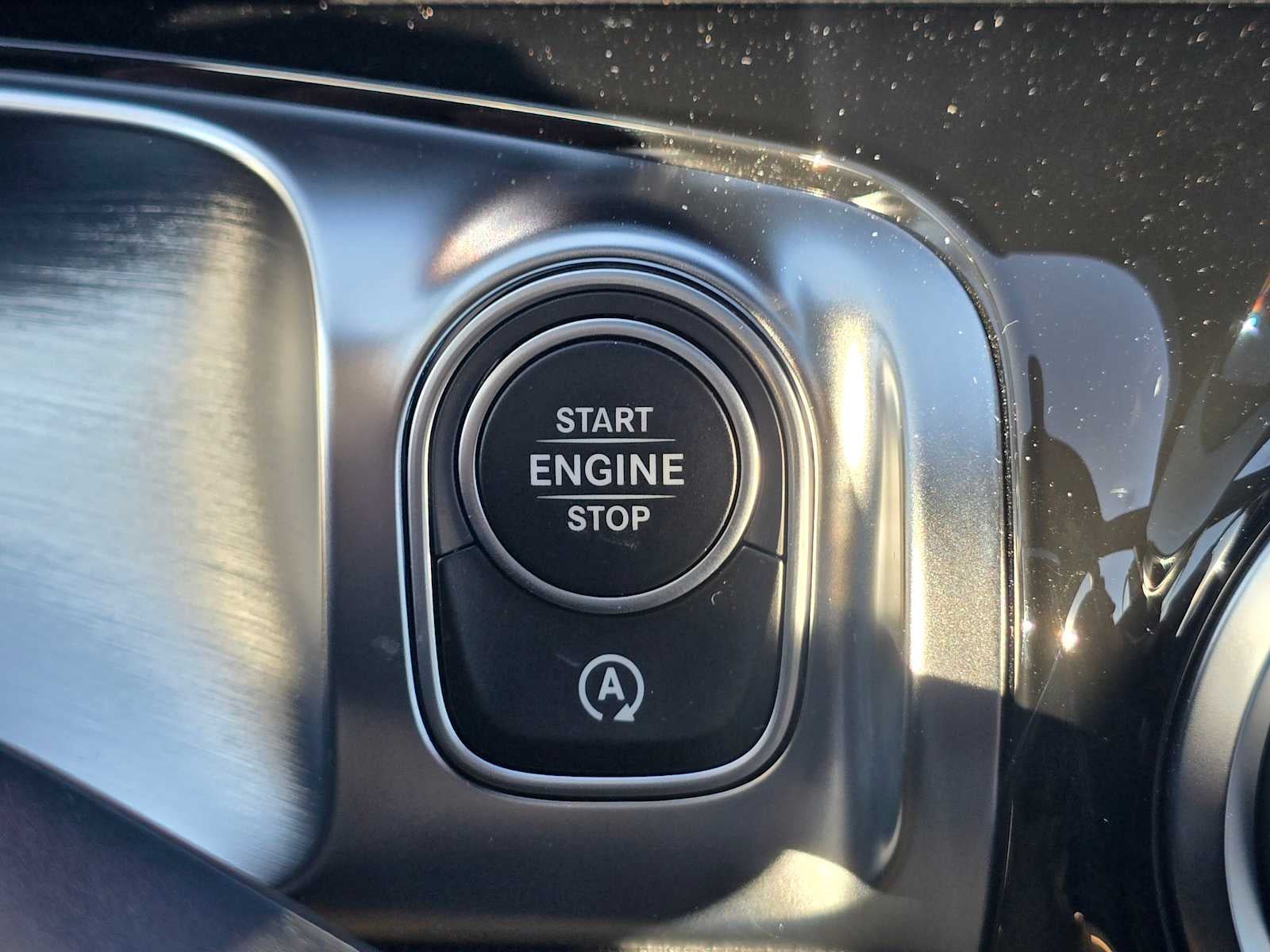 2025 Mercedes-Benz GLB 250 4MATIC® SUV