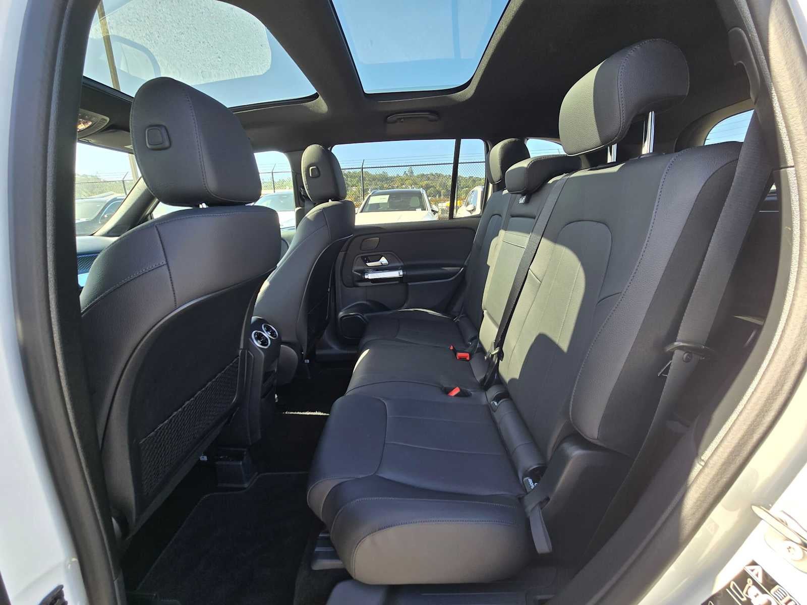 2026 Mercedes-Benz GLB 250 4MATIC® SUV