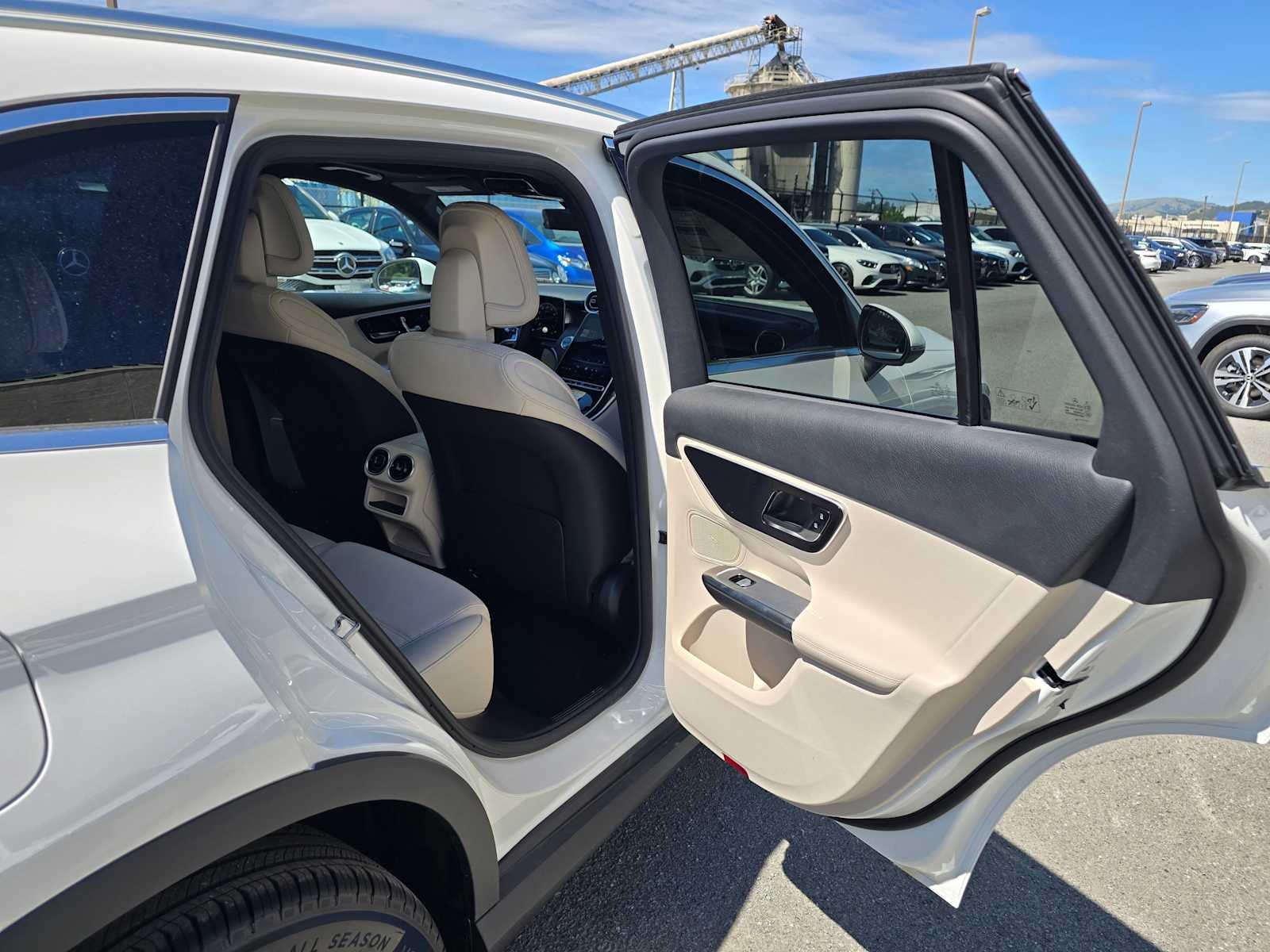 2026 Mercedes-Benz GLC 300 4MATIC® SUV