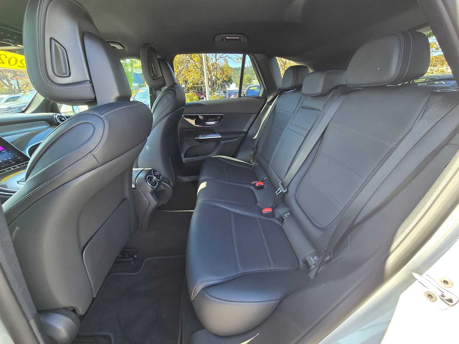 2025 Mercedes-Benz GLC 300 4MATIC® SUV