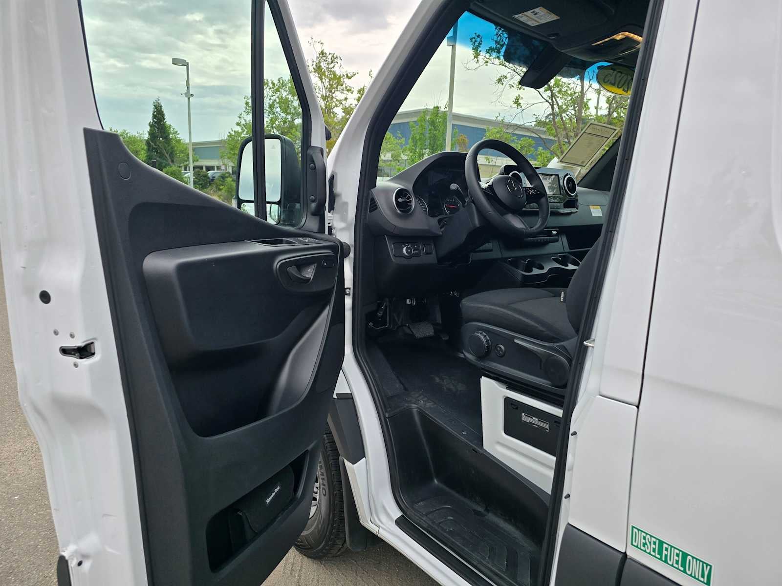 2025 Mercedes-Benz Sprinter Cargo Van 2500 Standard Roof I4 Diesel 144 RWD
