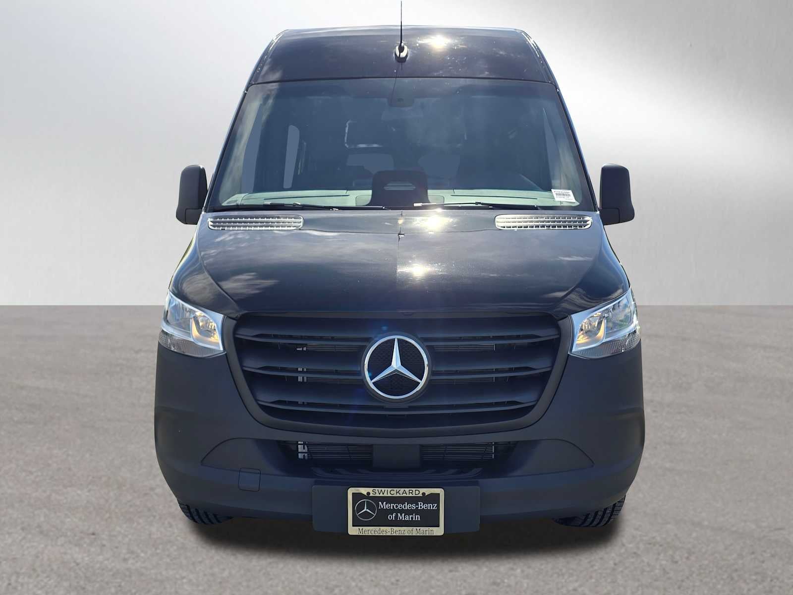 2025 Mercedes-Benz Sprinter Passenger Van 2500 Standard Roof I4 Diesel 144 RWD