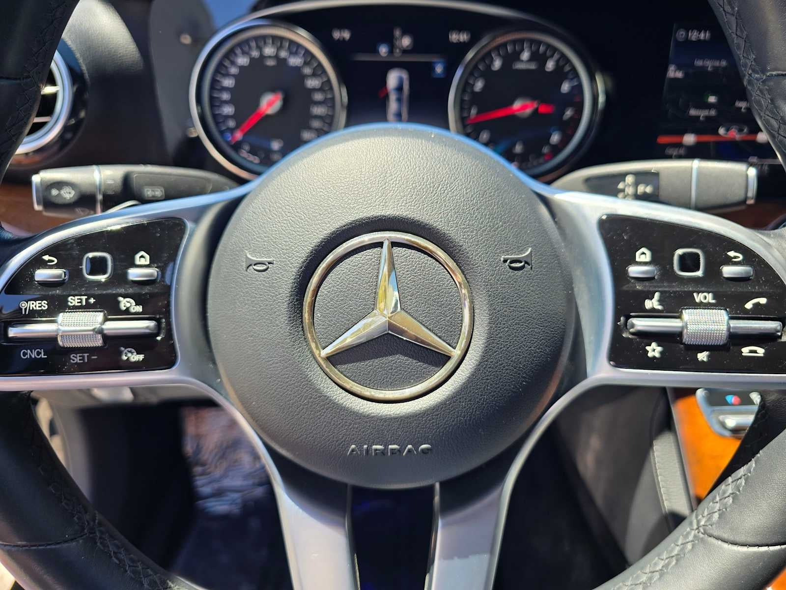2019 Mercedes-Benz E 300 RWD Sedan