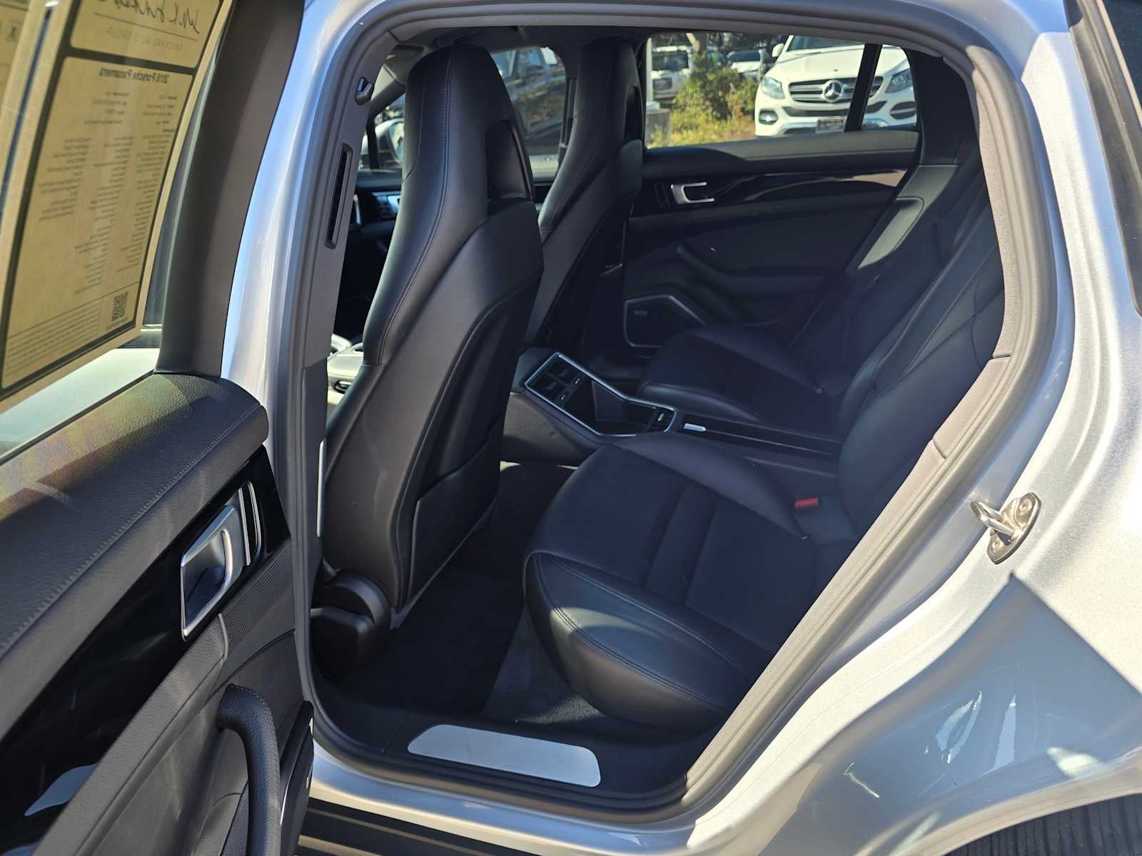 2018 Porsche Panamera RWD