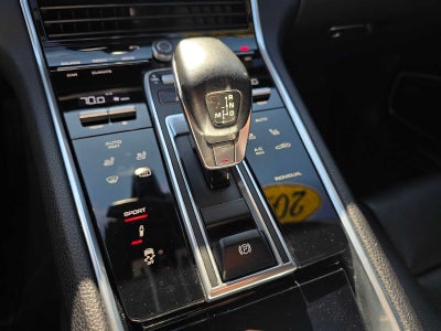 2018 Porsche Panamera RWD