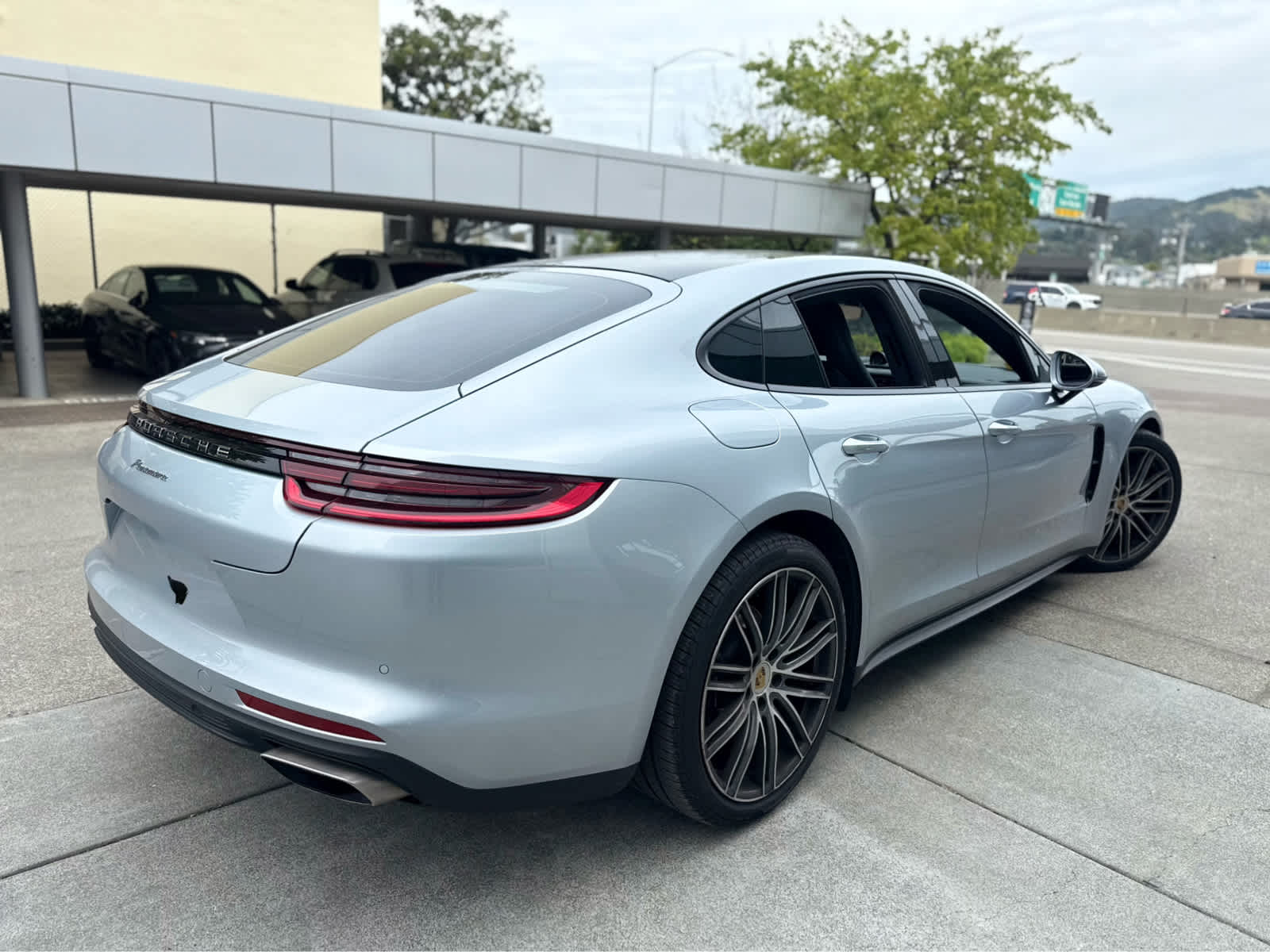 2018 Porsche Panamera RWD