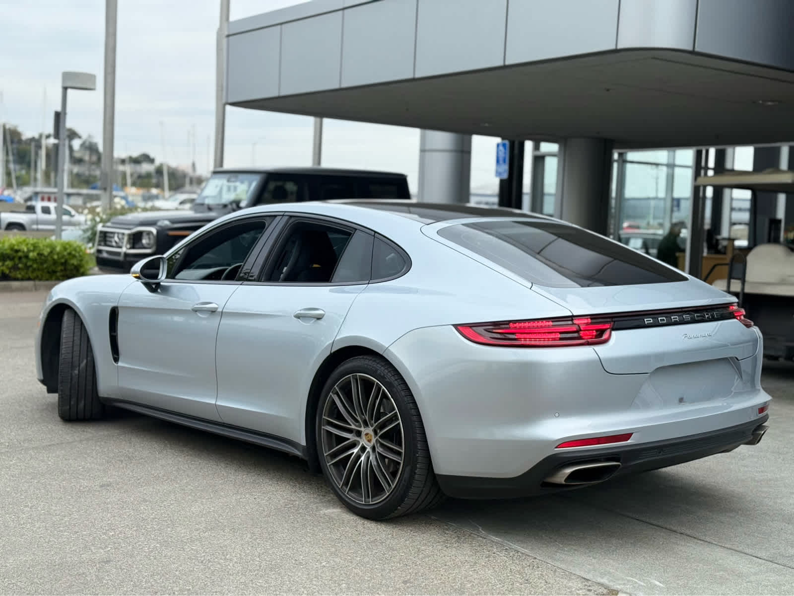 2018 Porsche Panamera RWD