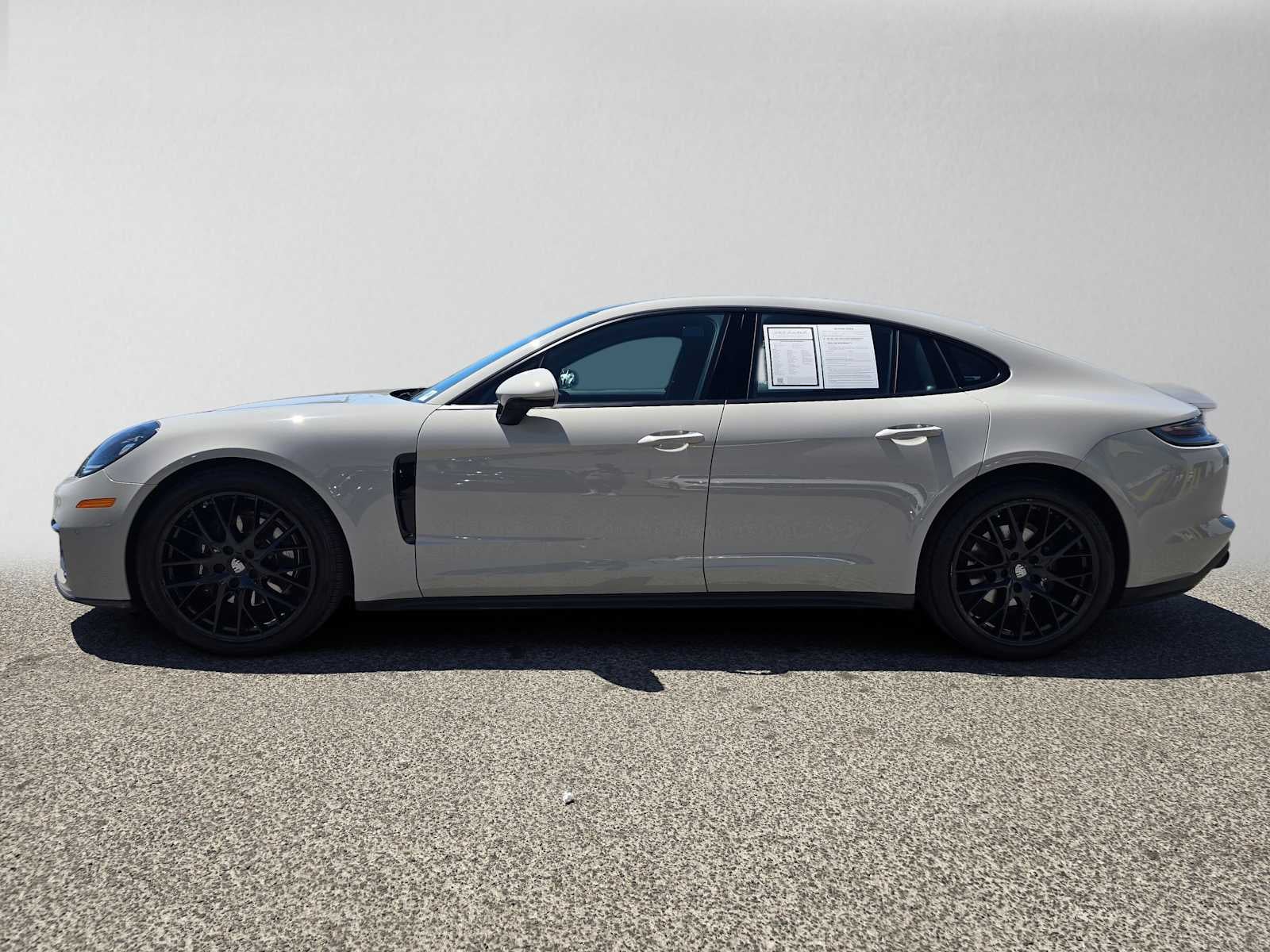 2023 Porsche Panamera RWD