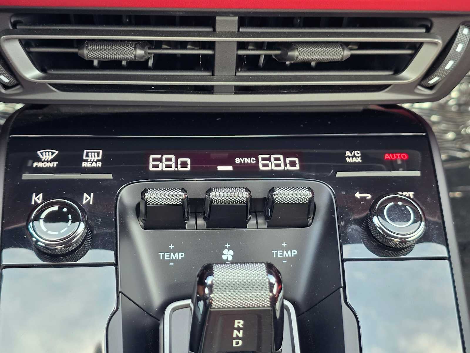 2024 Porsche 911 4 GTS
