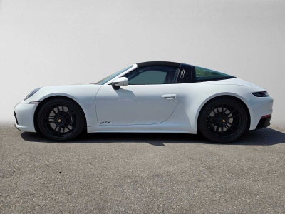 2024 Porsche 911 4 GTS