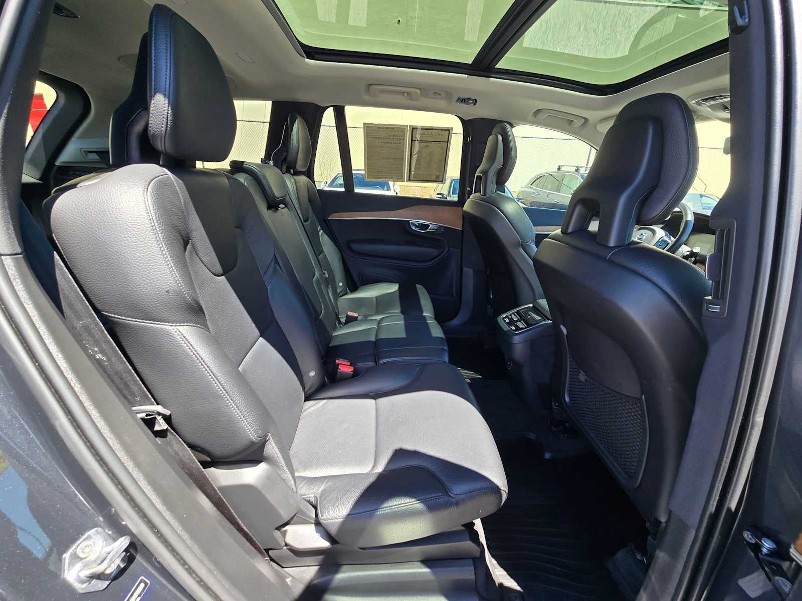 2021 Volvo XC90 Momentum