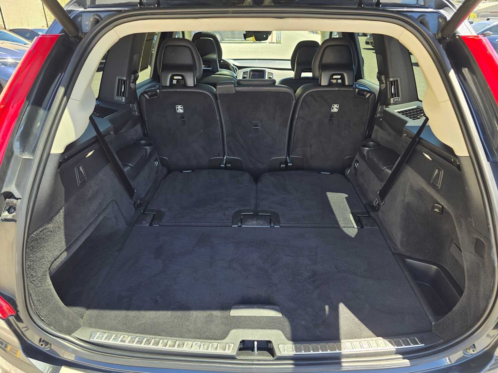 2021 Volvo XC90 Momentum