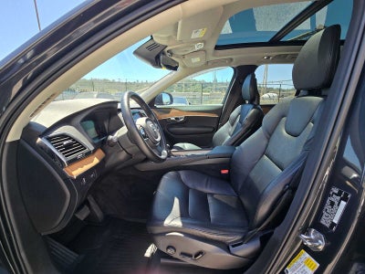 2021 Volvo XC90 Momentum