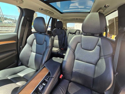 2021 Volvo XC90 Momentum