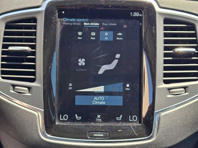 2021 Volvo XC90 Momentum