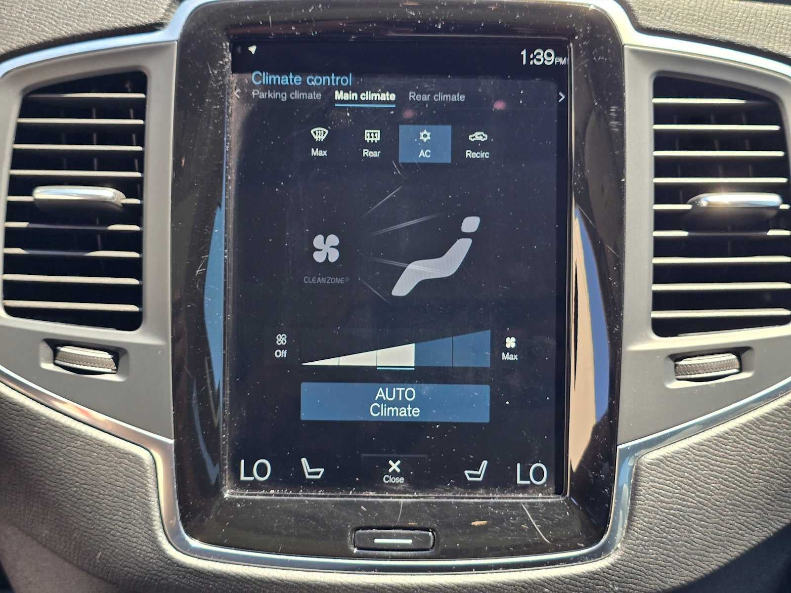 2021 Volvo XC90 Momentum