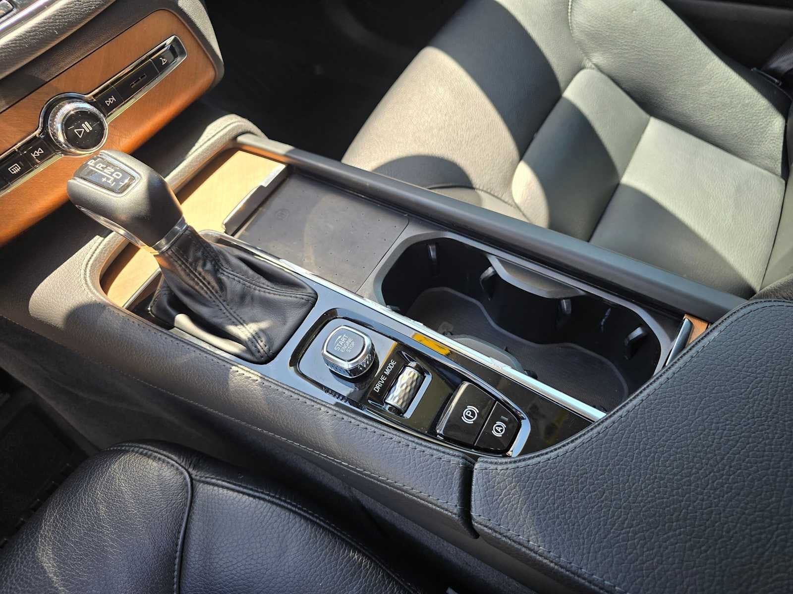 2021 Volvo XC90 Momentum