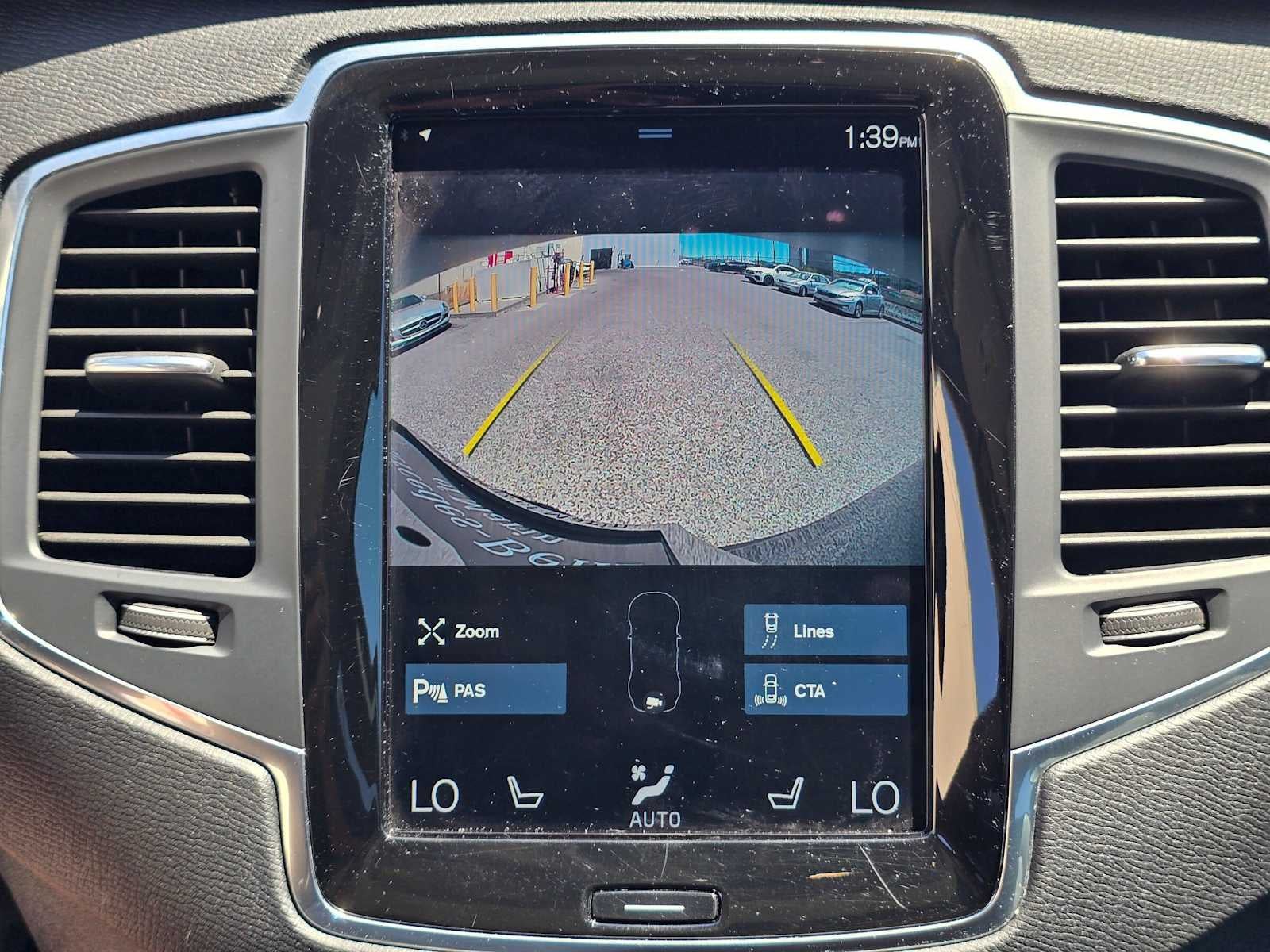 2021 Volvo XC90 Momentum