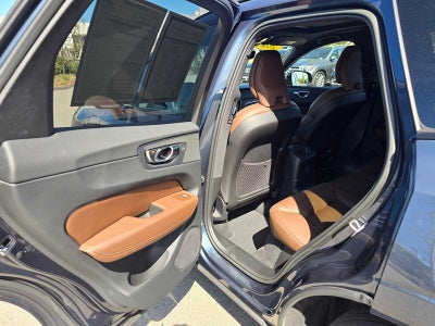 2023 Volvo XC60 Recharge Plug-In Hybrid Ultimate Dark Theme