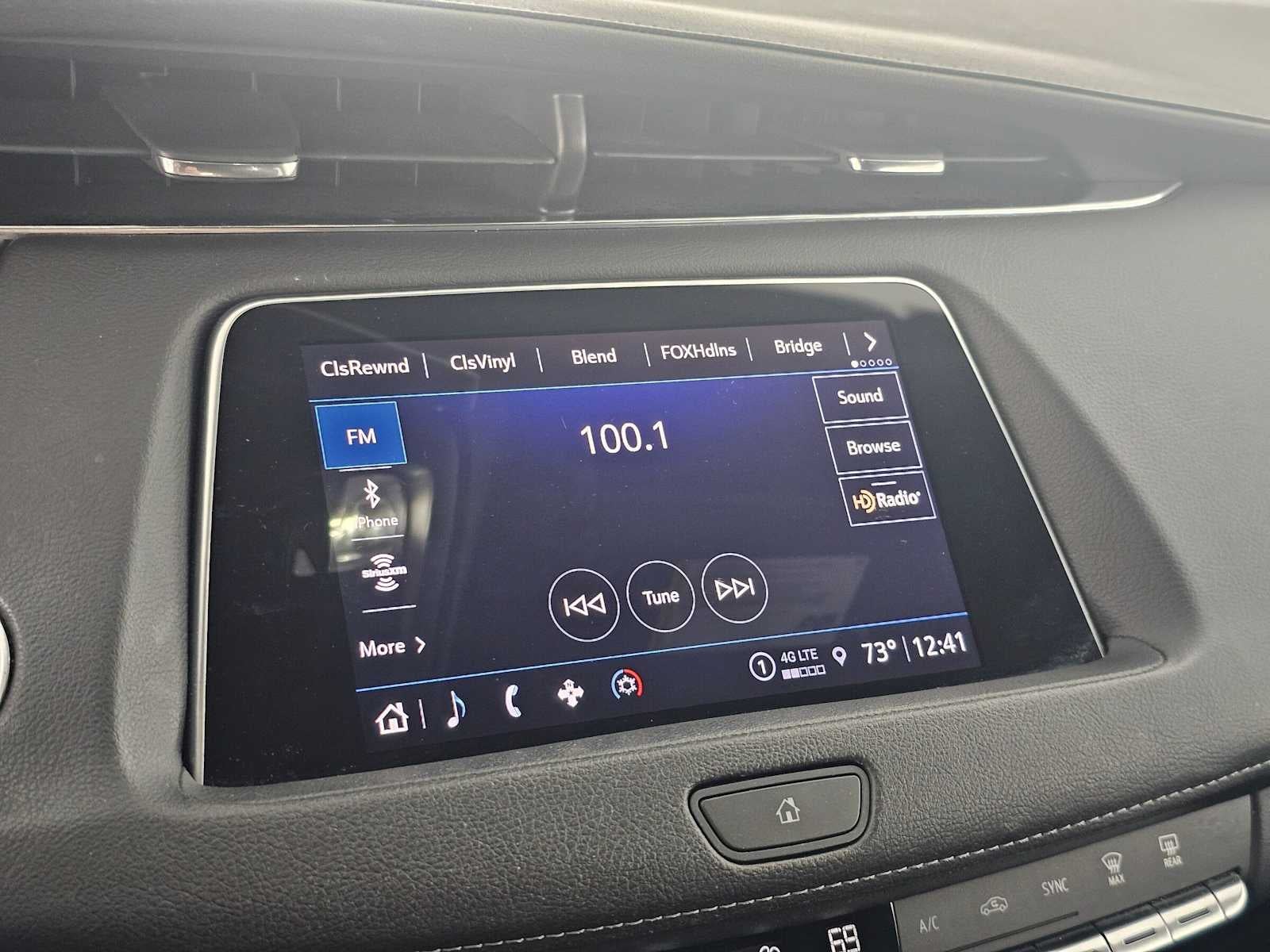 2023 Cadillac XT4 FWD Premium Luxury