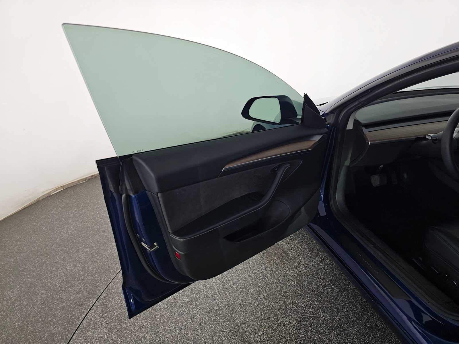 2023 Tesla Model 3 RWD