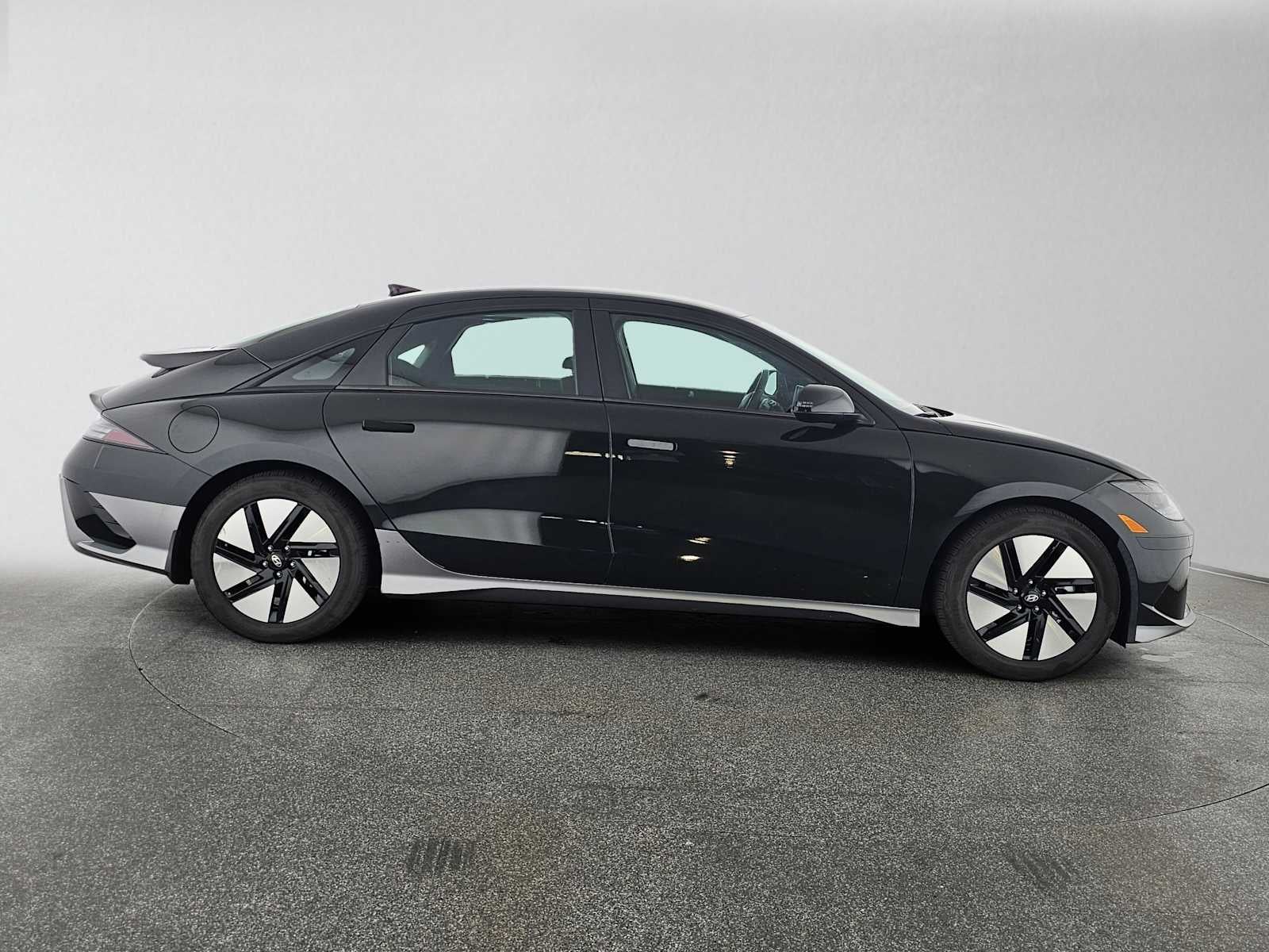 2023 Hyundai IONIQ 6 SE Standard Range