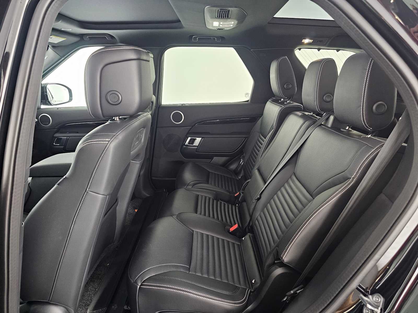 2025 Land Rover Discovery S