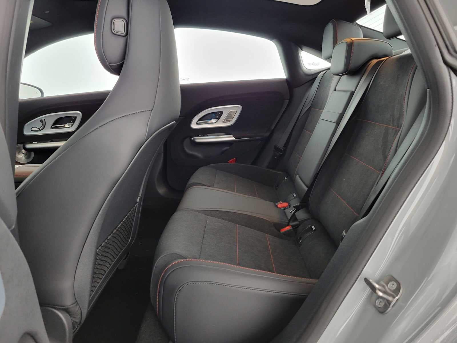 2027 Mercedes-Benz CLA 220 Hybrid FWD
