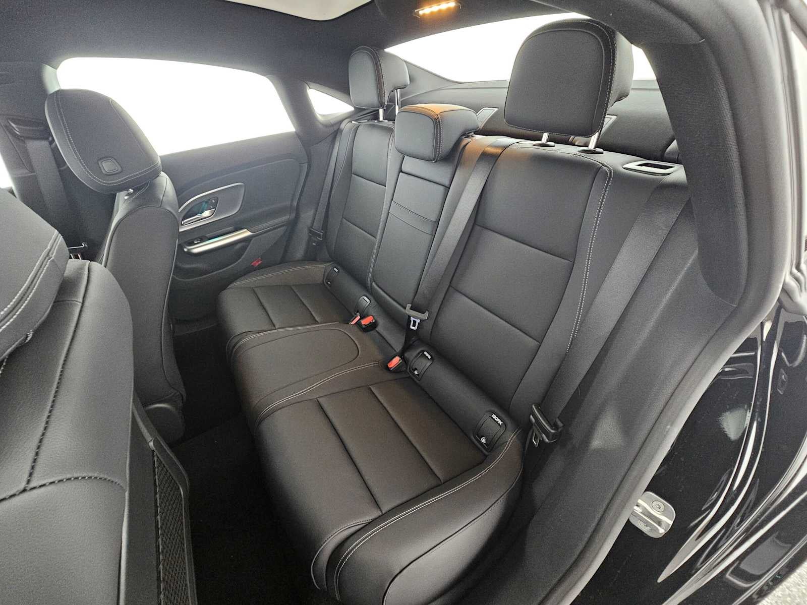 2027 Mercedes-Benz CLA 220 Hybrid FWD
