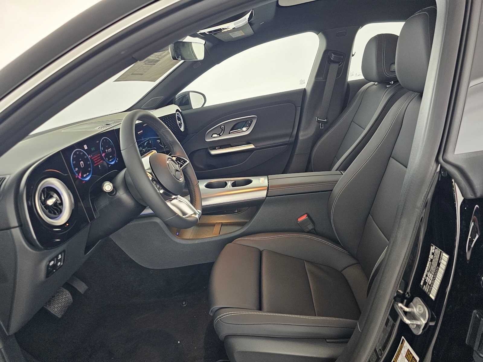 2027 Mercedes-Benz CLA 220 Hybrid FWD