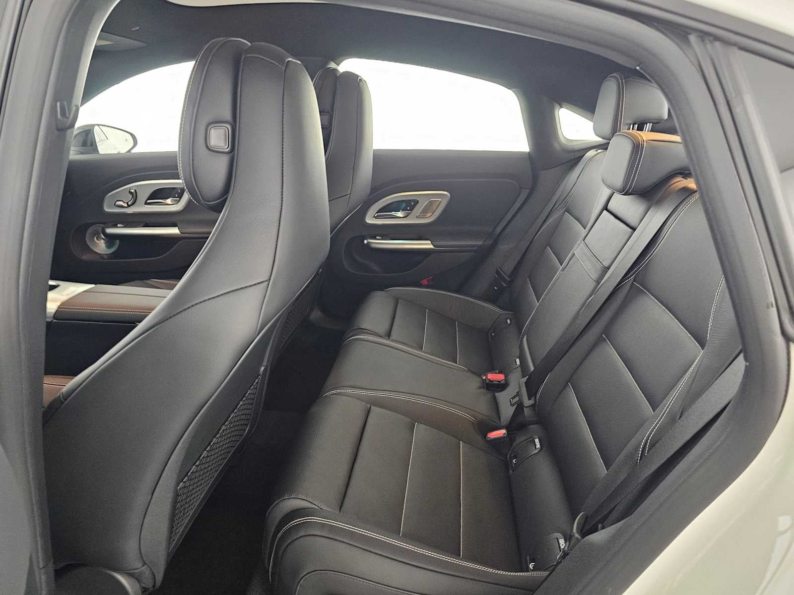 2027 Mercedes-Benz CLA 220 Hybrid FWD