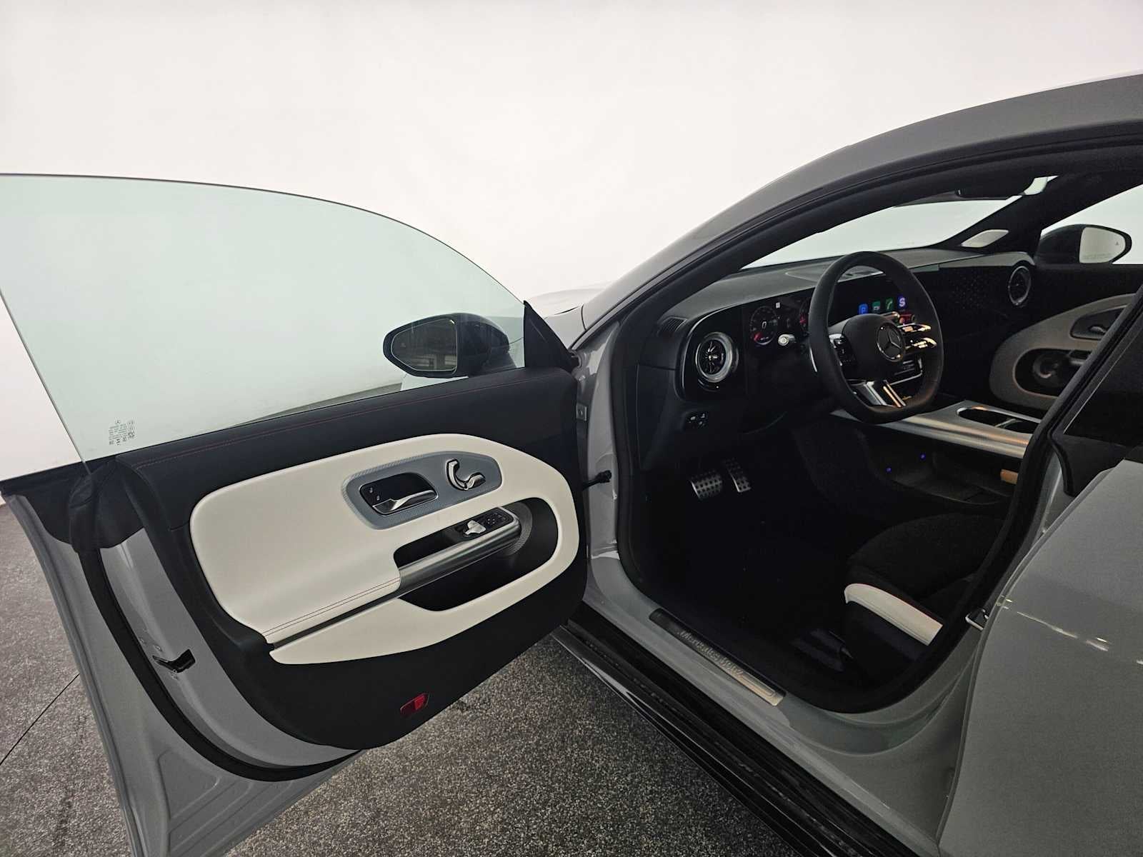 2027 Mercedes-Benz CLA 220 Hybrid FWD