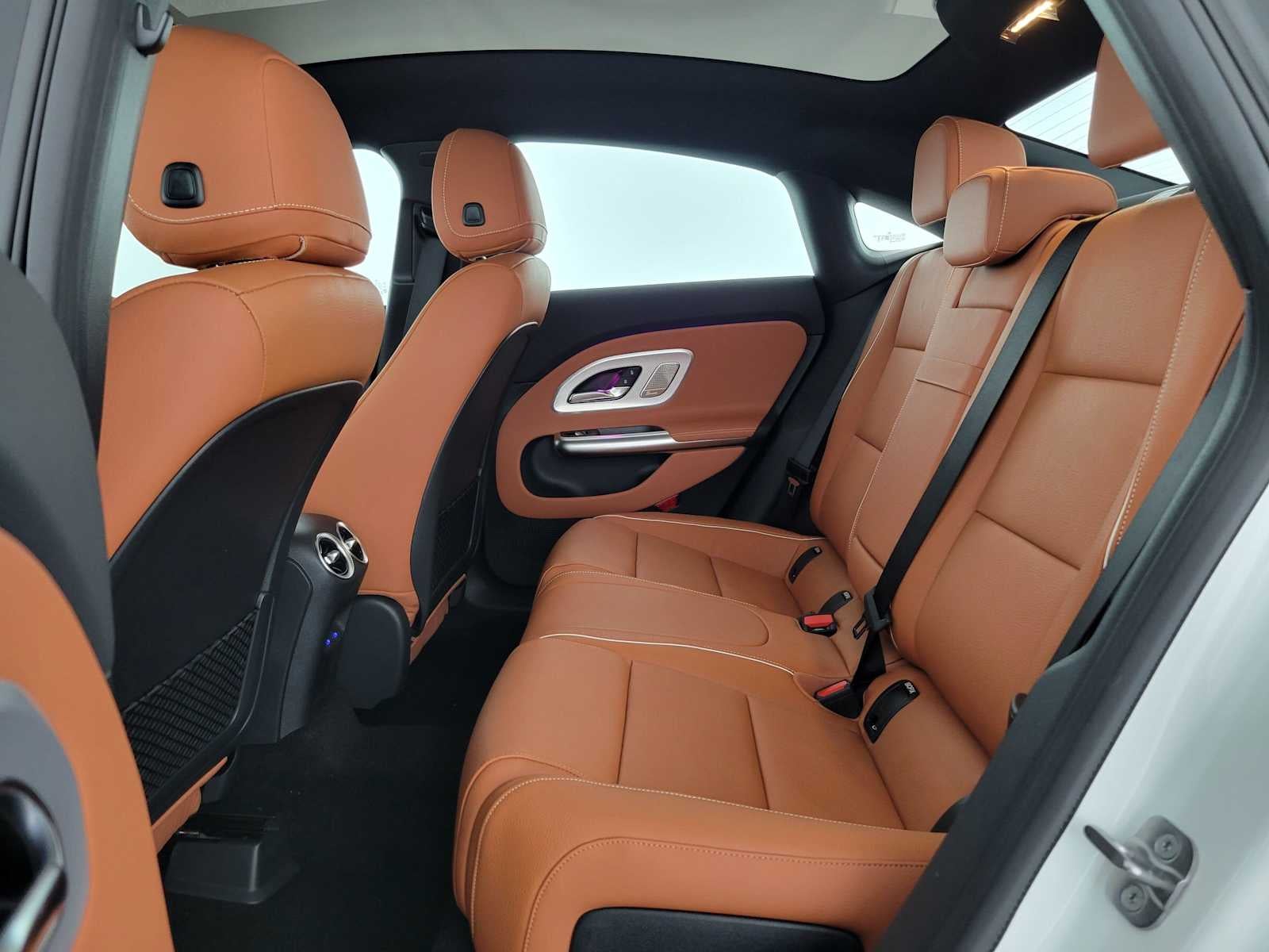 2027 Mercedes-Benz CLA 220 Hybrid FWD