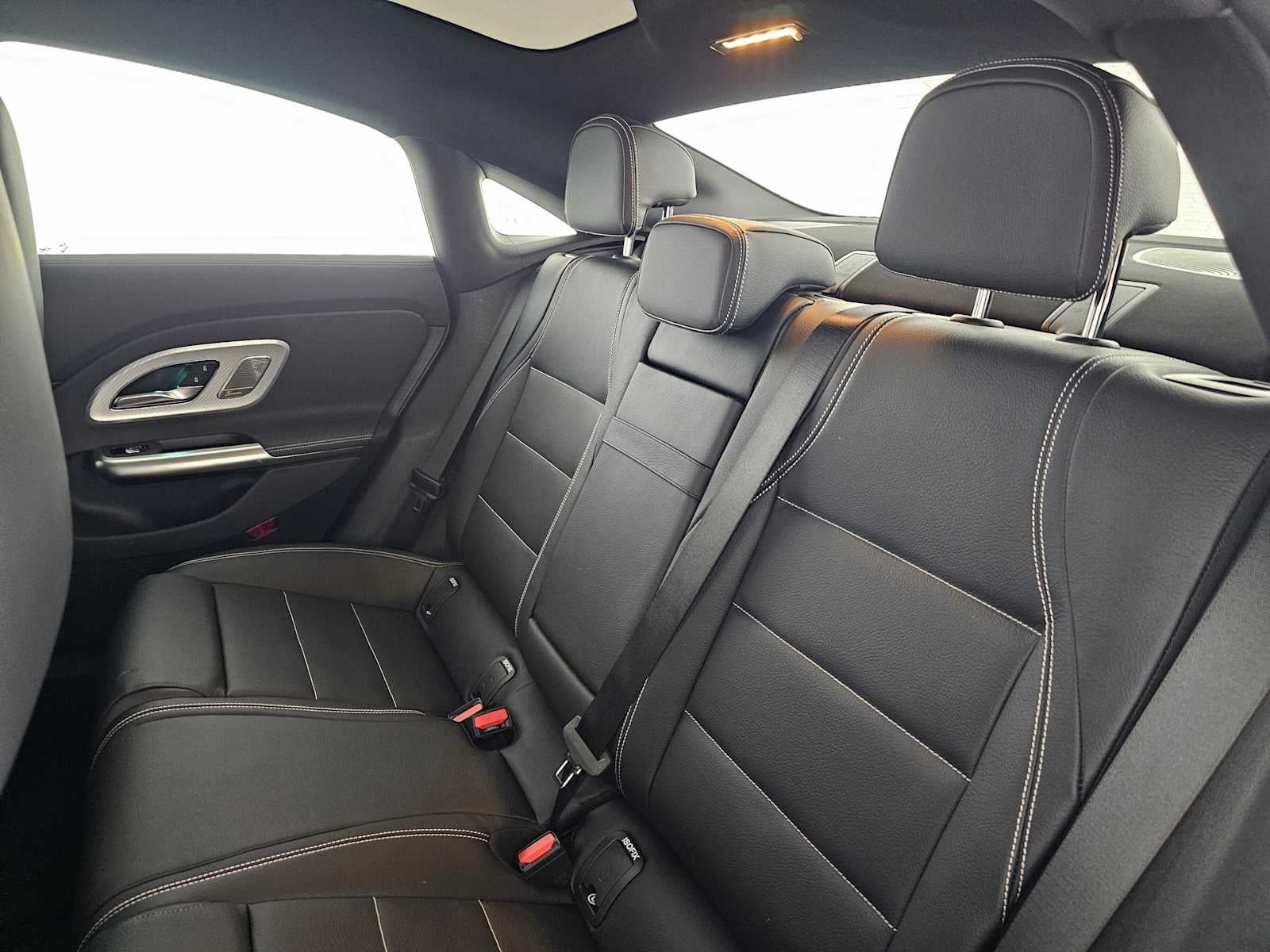2027 Mercedes-Benz CLA 220 Hybrid FWD