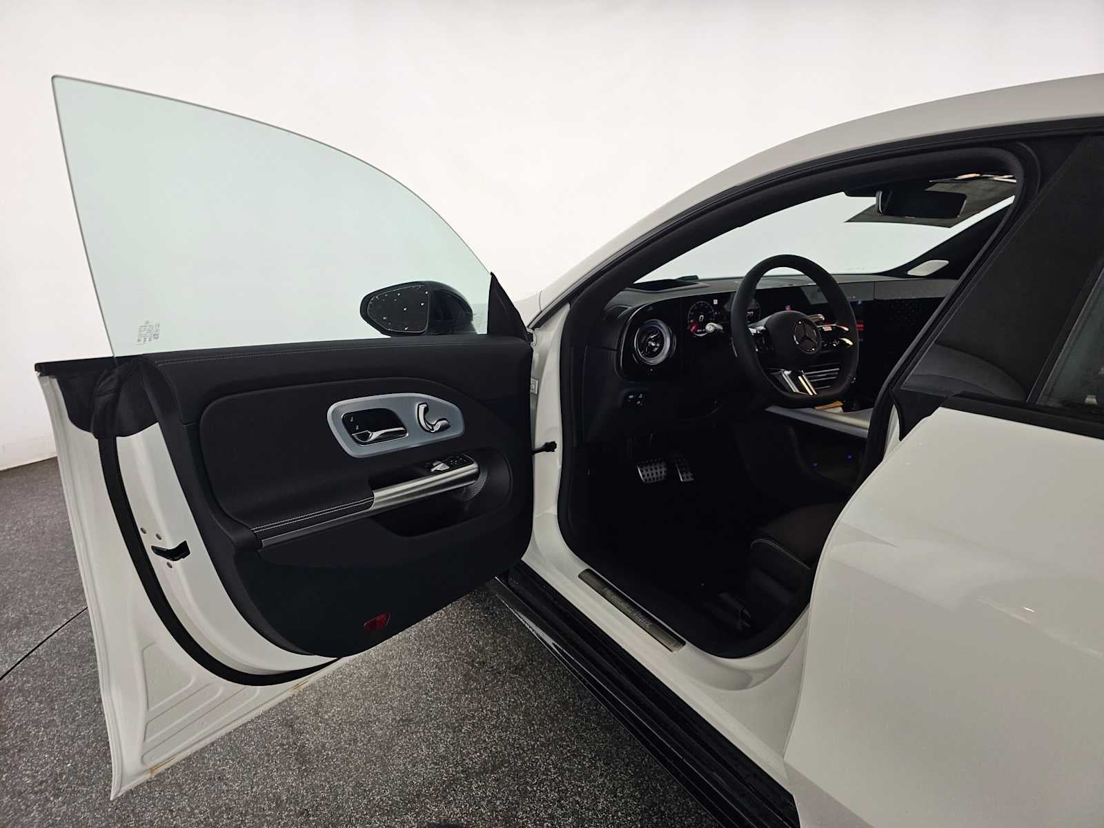 2027 Mercedes-Benz CLA 220 Hybrid FWD