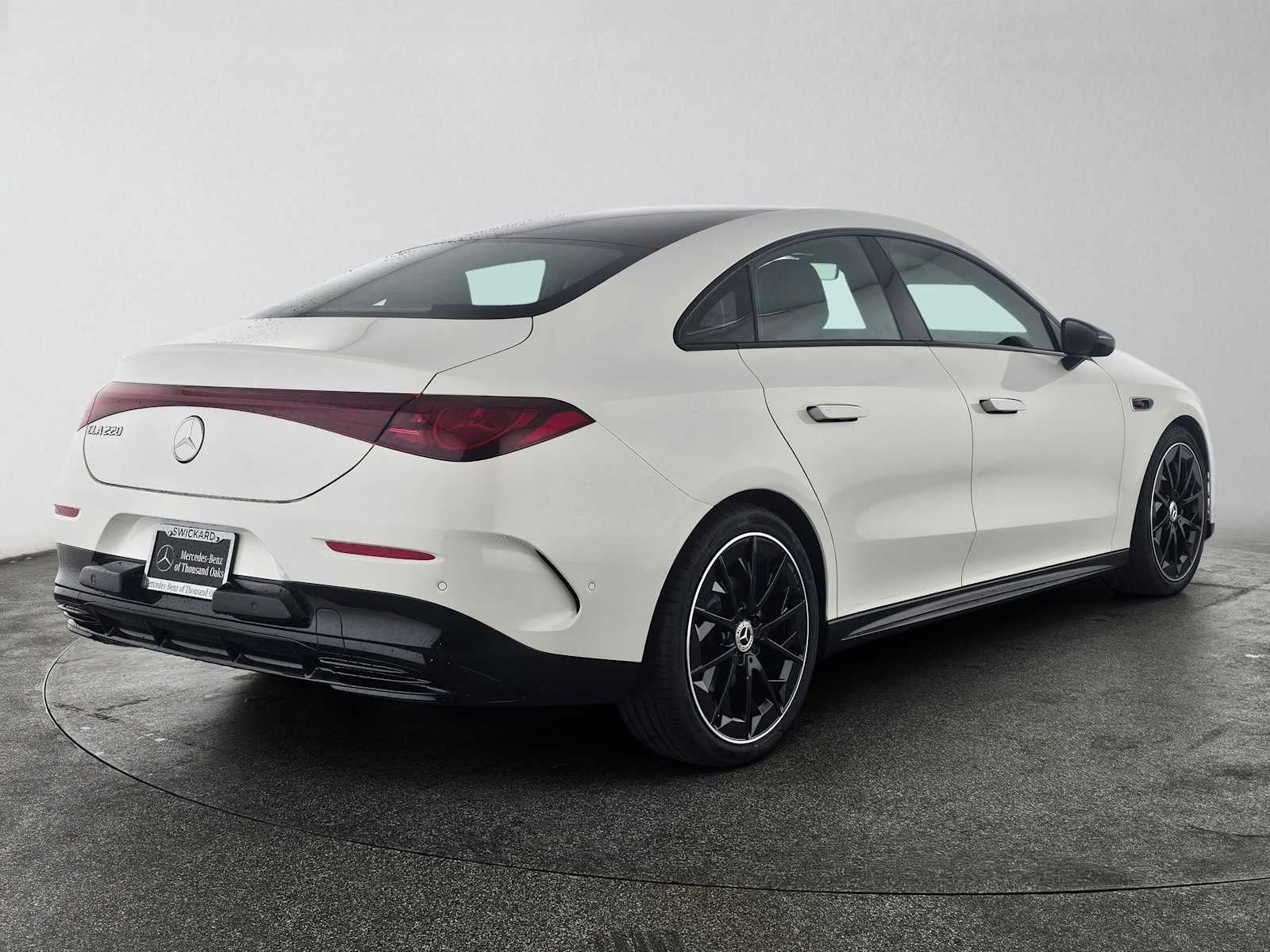 2027 Mercedes-Benz CLA 220 Hybrid FWD