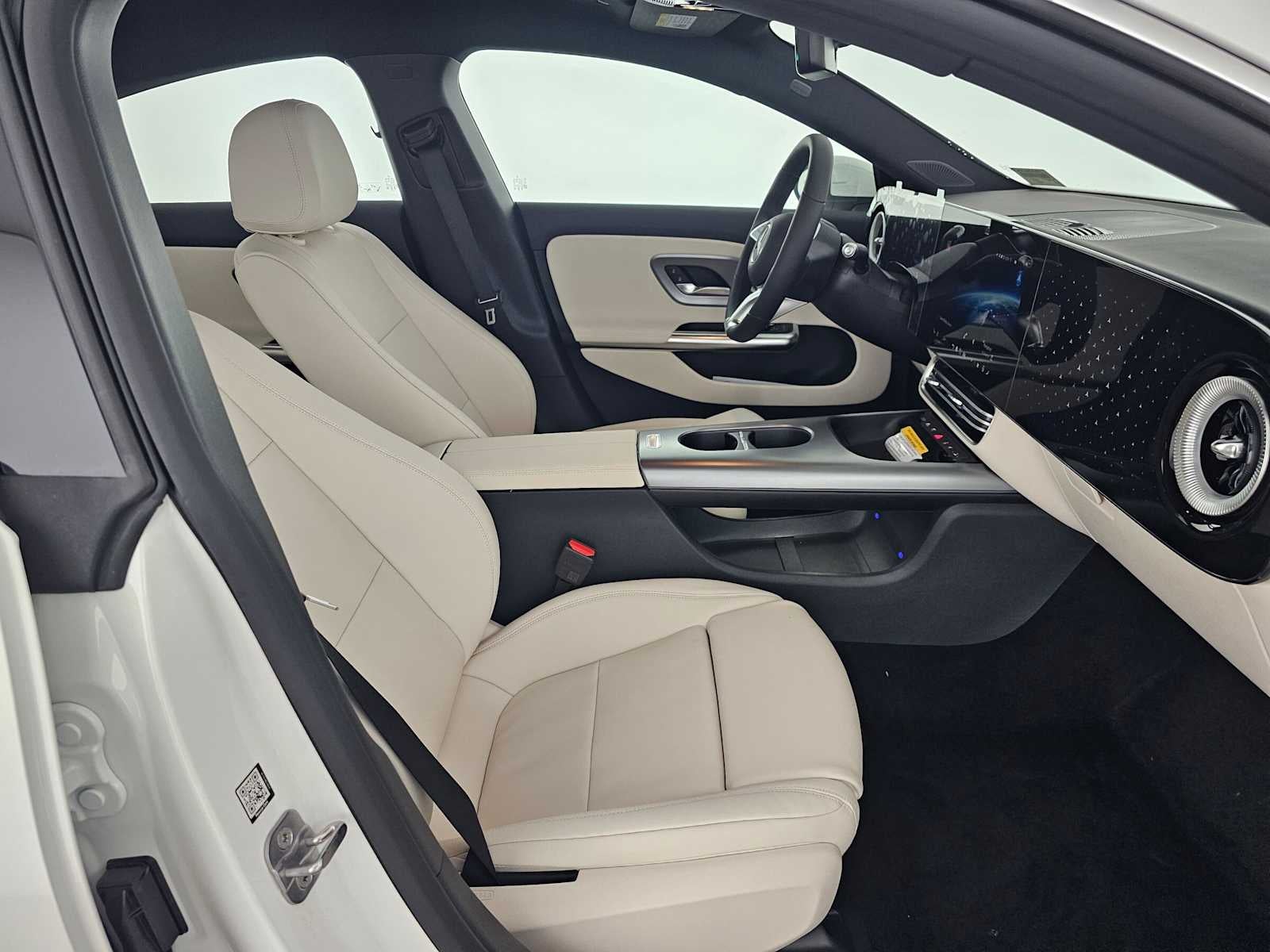 2027 Mercedes-Benz CLA 220 Hybrid FWD