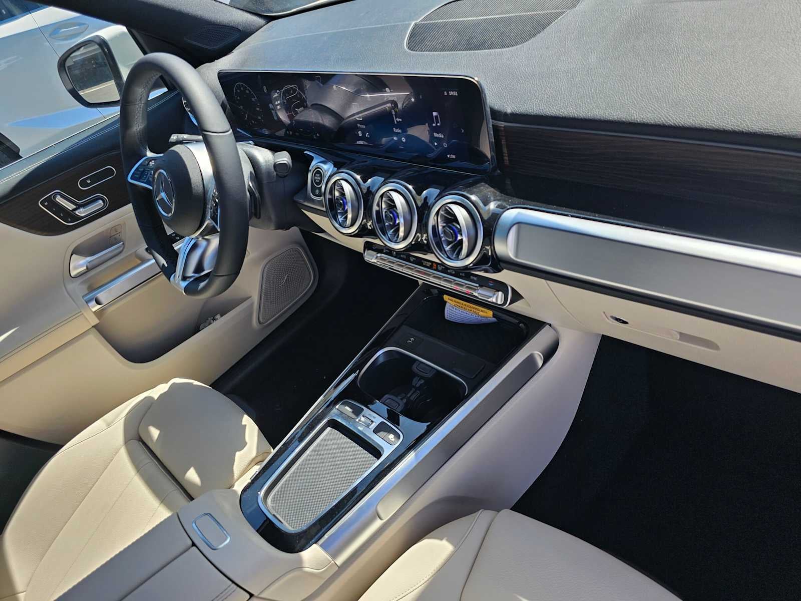 2026 Mercedes-Benz GLB 250 SUV