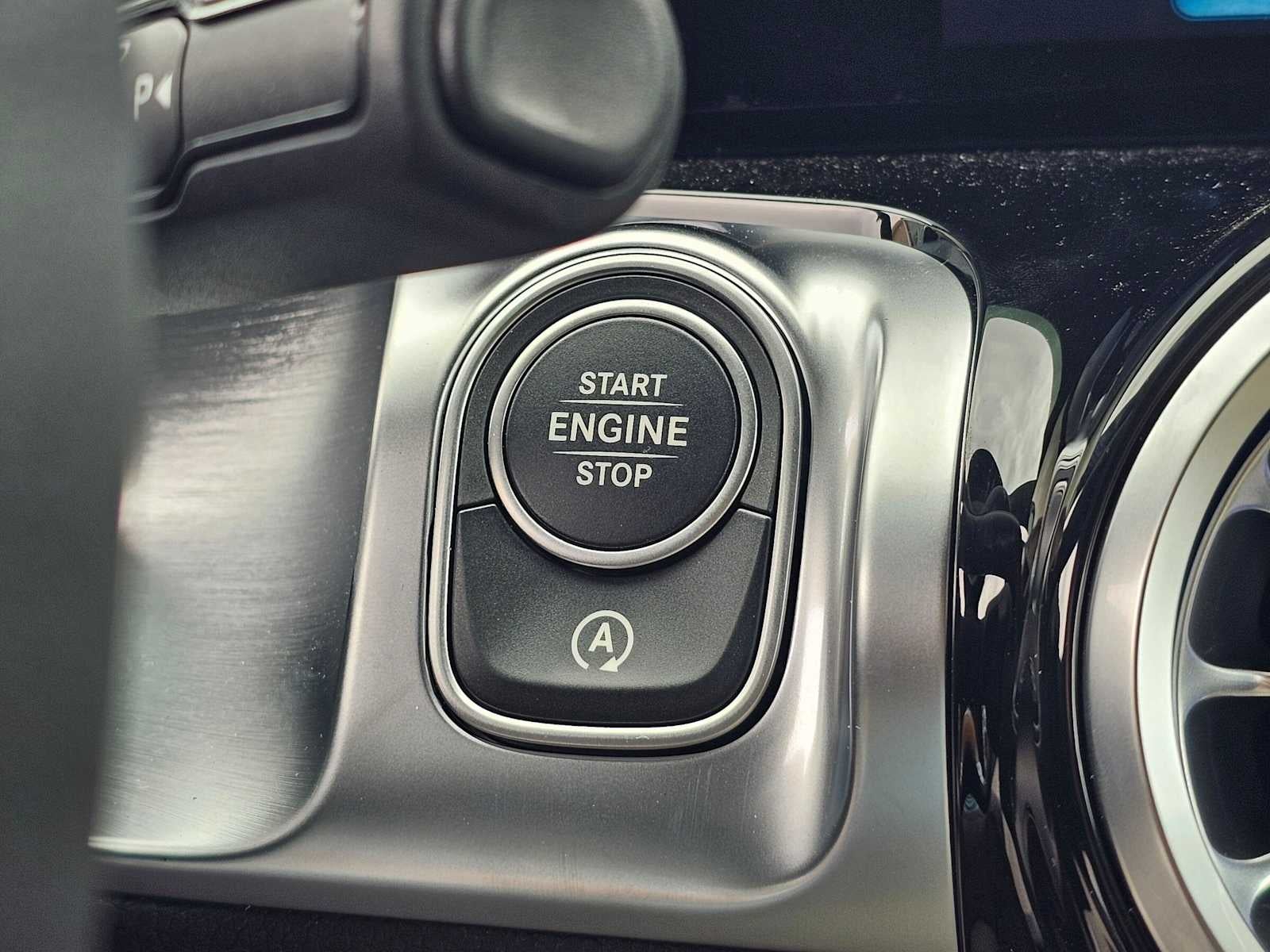 2026 Mercedes-Benz GLB 250 SUV