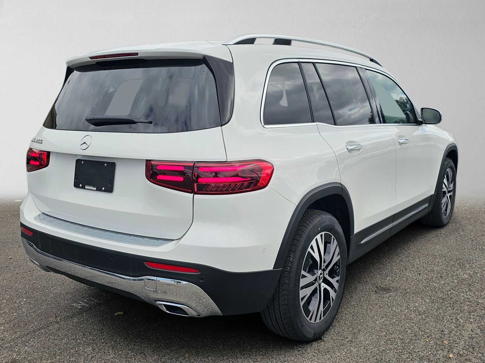 2026 Mercedes-Benz GLB 250 SUV