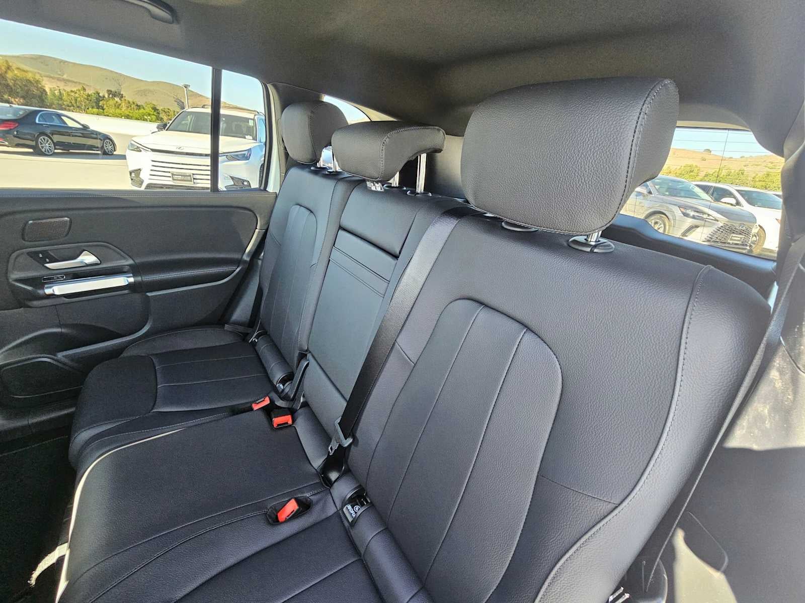 2026 Mercedes-Benz GLB 250 SUV
