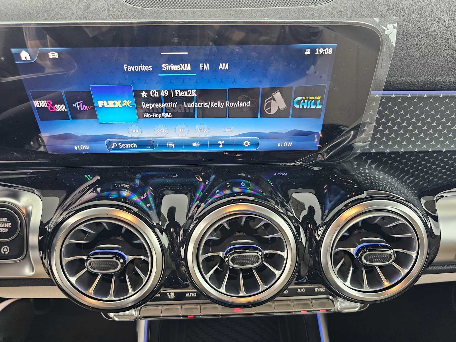 2026 Mercedes-Benz GLB 250 SUV