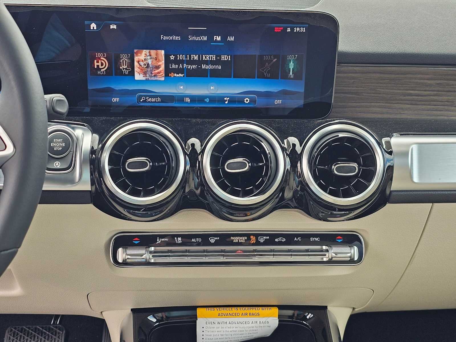 2026 Mercedes-Benz GLB 250 SUV